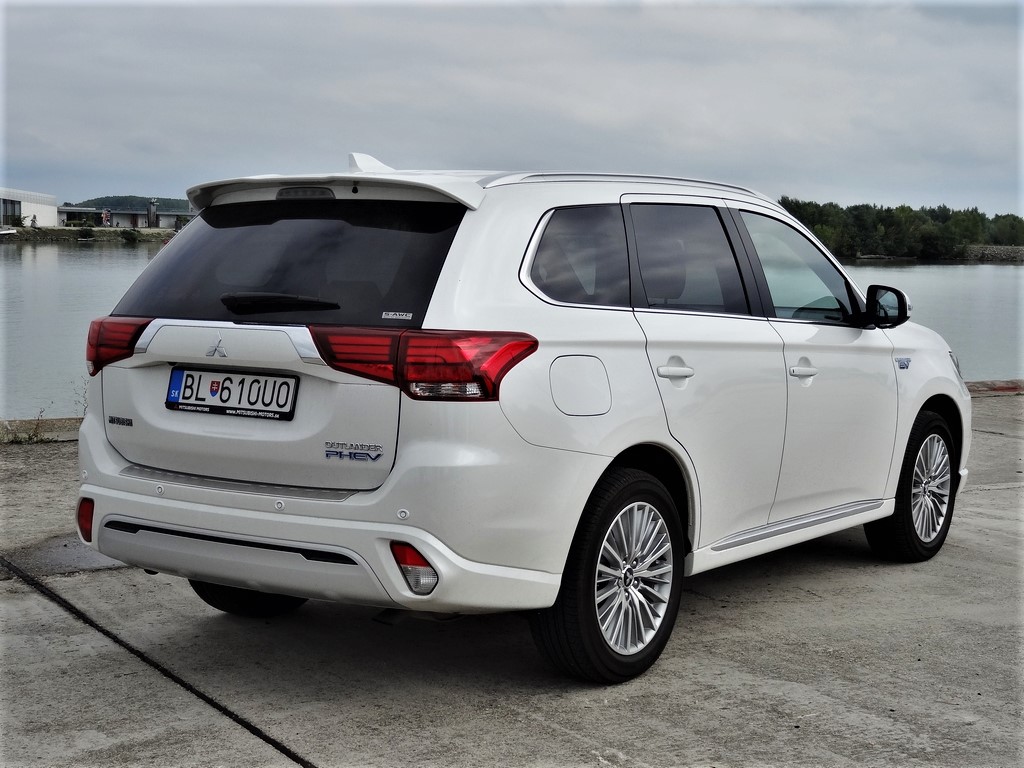 Mitsubishi Outlander PHEV 2.4 MIVEC