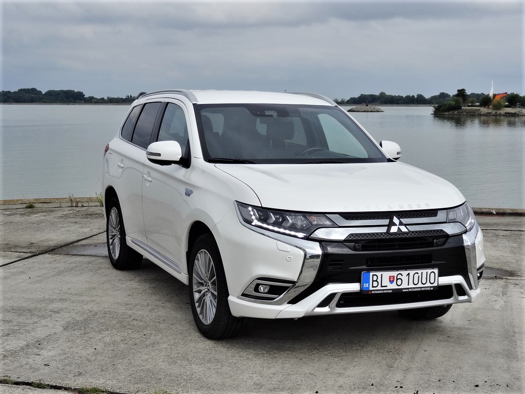 Mitsubishi Outlander PHEV 2.4 MIVEC