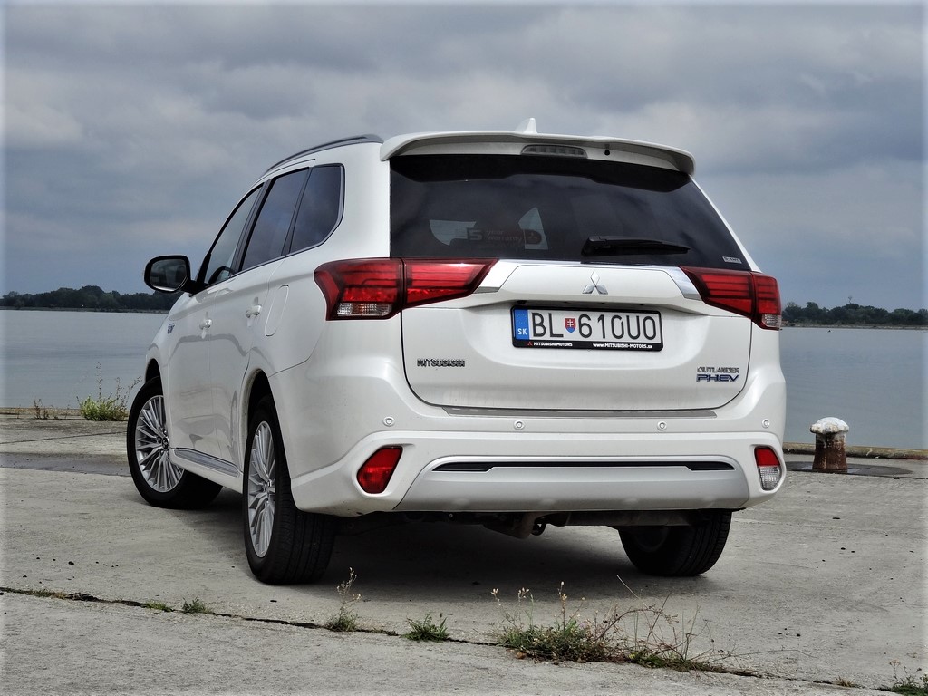 Mitsubishi Outlander PHEV 2.4 MIVEC