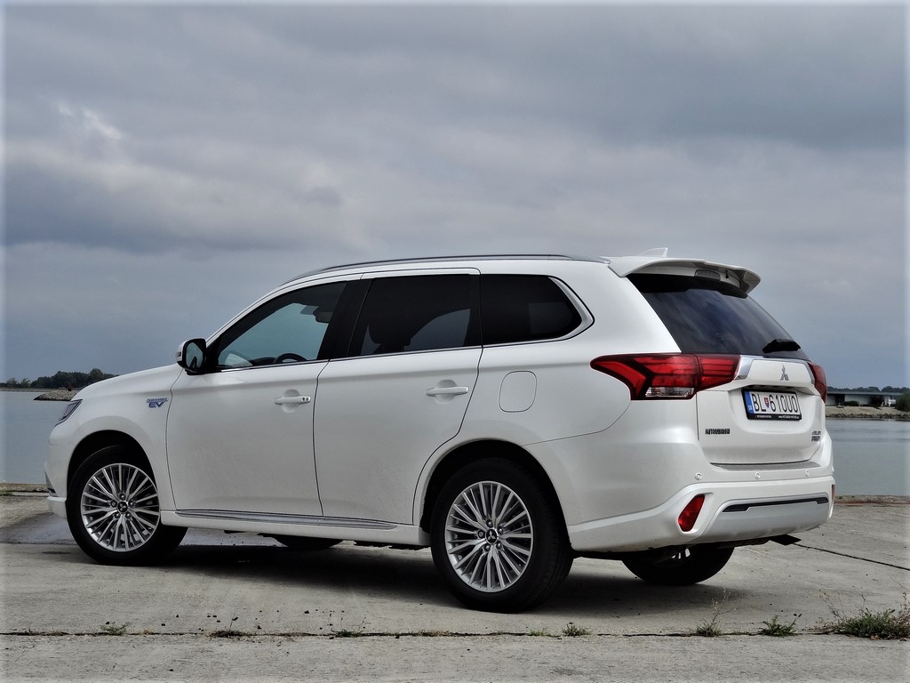 Mitsubishi Outlander PHEV 2.4 MIVEC