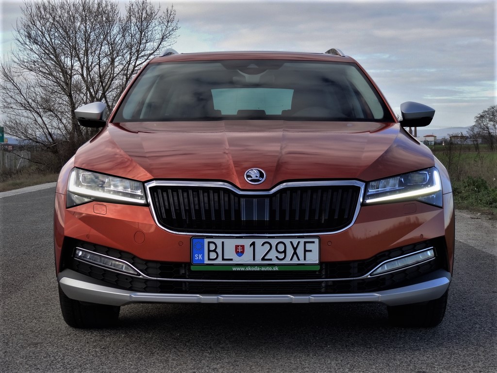 Škoda Superb Combi Scout 2.0 TSI DSG 4x4