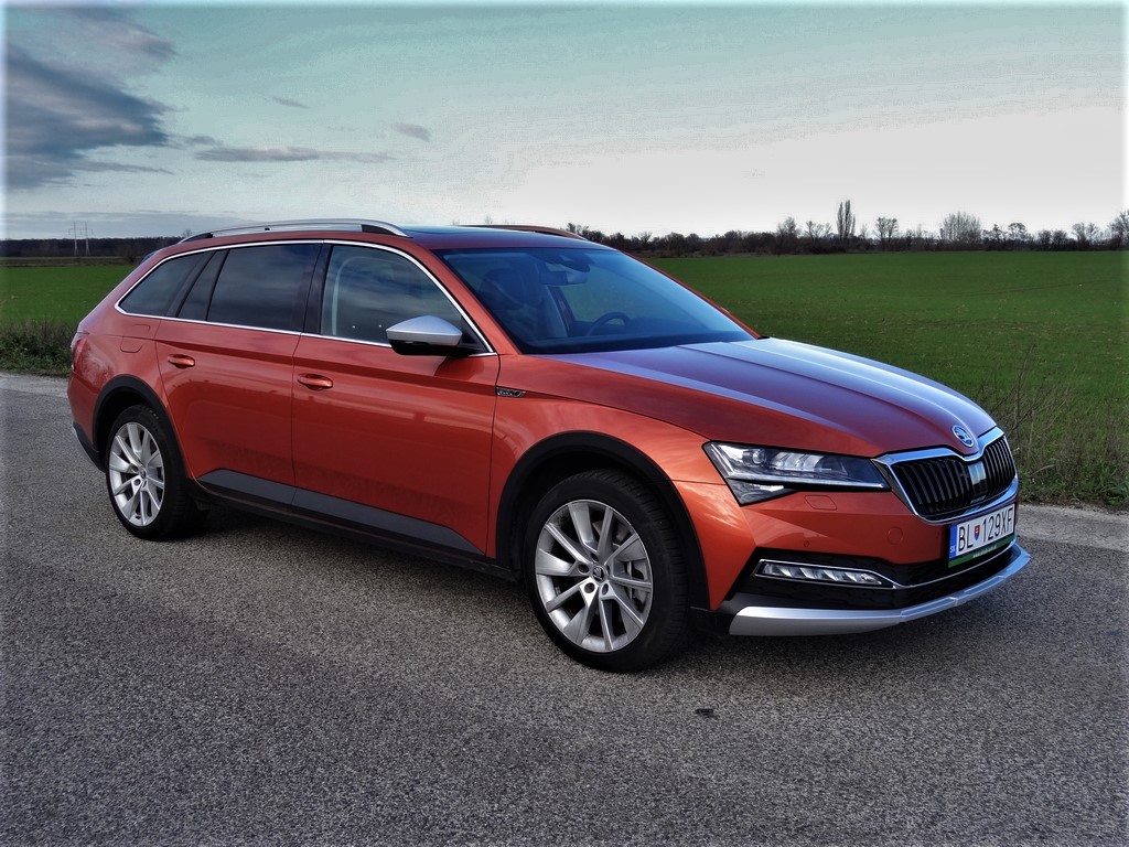 Škoda Superb Combi Scout 2.0 TSI DSG 4x4