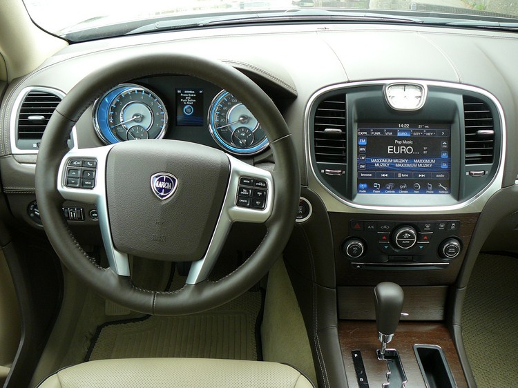 Lancia Thema 3.0 V6 CRD